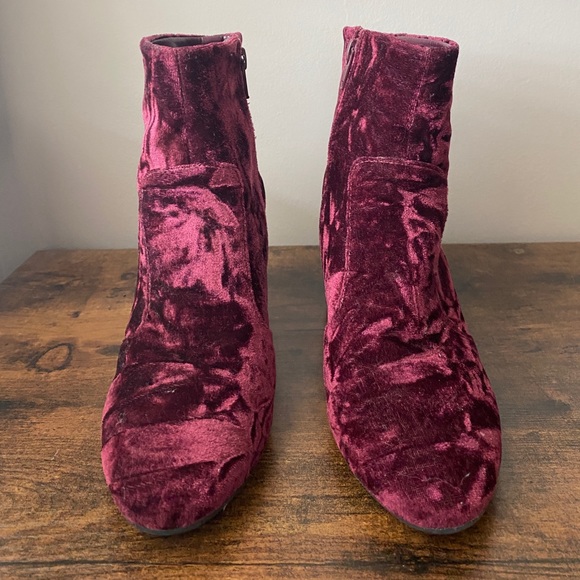 Gianni Bini Plum Velvet Heel Ankle Boots - Picture 3 of 7